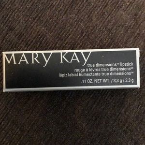 True dimensions lipstick